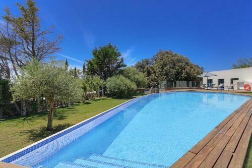 Alaior Villa Sleeps 8 With Pool Air Con And Wifi