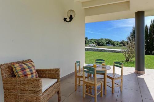 Alaior Villa Sleeps 8 With Pool Air Con And Wifi