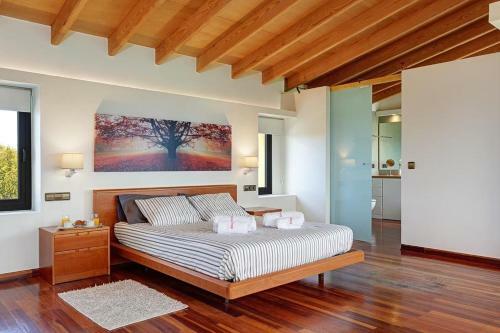 Alaior Villa Sleeps 8 With Pool Air Con And Wifi