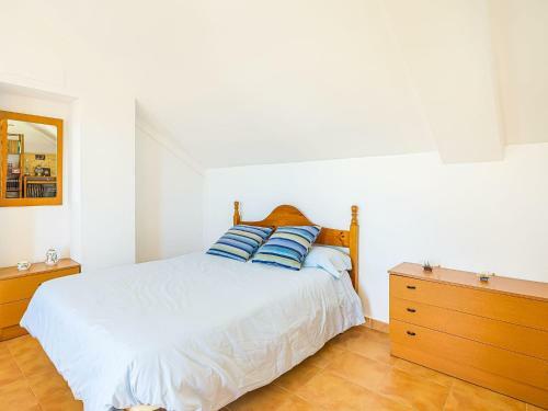 Pretty Holiday Home In Relleu With Private Terrace