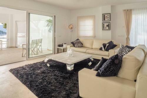 Villa Arlequin � Casa Arlequin - Luxury Beachfront Villa