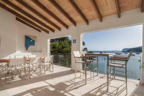 Villa Arlequin � Casa Arlequin - Luxury Beachfront Villa