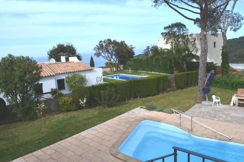 Begur Villa Sleeps 8 With Pool