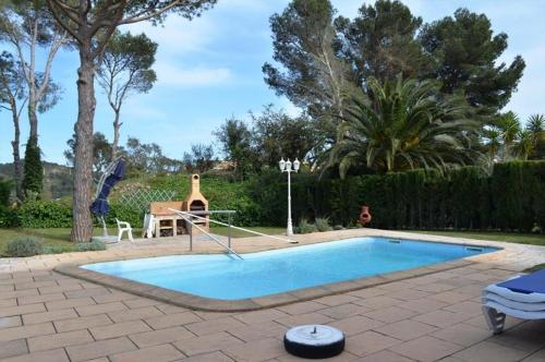 Begur Villa Sleeps 8 With Pool