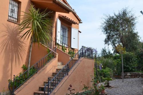 Begur Villa Sleeps 8 With Pool