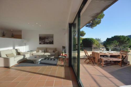 Begur Apartment Sleeps 10 With Pool Air Con And Wifi