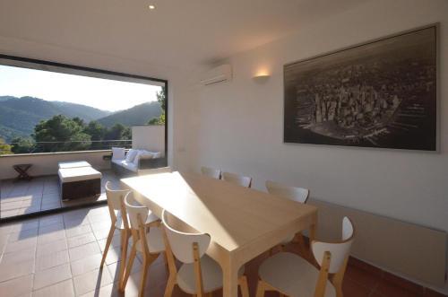 Begur Apartment Sleeps 10 With Pool Air Con And Wifi