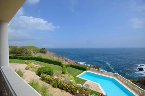 Begur Apartment Sleeps 5 With Pool
