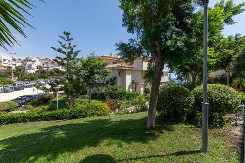 Costa Quebrada Beachfront Apartment