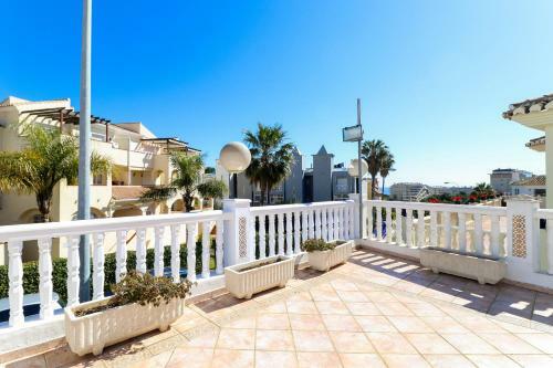 7br Villa Azahar By Rafleys, Private Pool, 7 Mins Walk To Everything