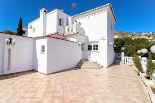 7br Villa Azahar By Rafleys, Private Pool, 7 Mins Walk To Everything