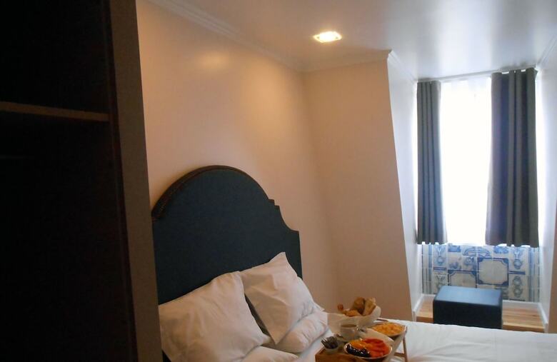 Hotel Lisbon Arsenal Suites