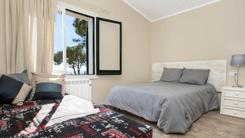 Brugarol Villa Sleeps 6 With Air Con And Wifi