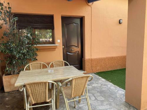 Casa Familiar Cerca de La Playa Con Piscina Compartida
