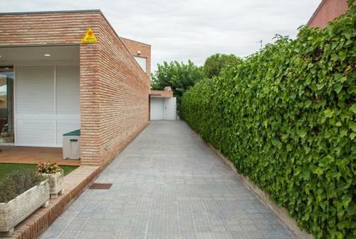 Calafell Villa Sleeps 8 With Pool And Free Wifi