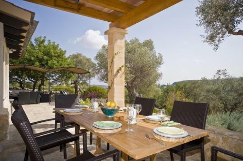 Caimari Villa Sleeps 6 With Pool Air Con And Wifi