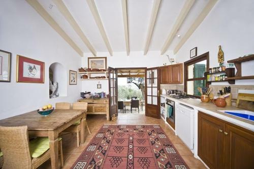 Caimari Villa Sleeps 6 With Pool Air Con And Wifi