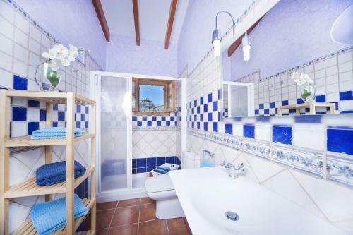 Caimari Villa Sleeps 8 With Pool Air Con And Wifi