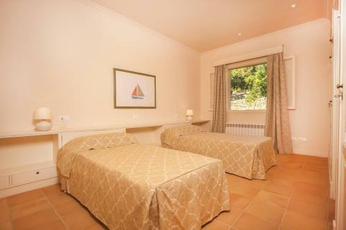 Caimari Villa Sleeps 12 With Pool Air Con And Wifi