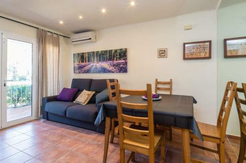 Calella de Palafrugell Apartment Sleeps 4 Air Con
