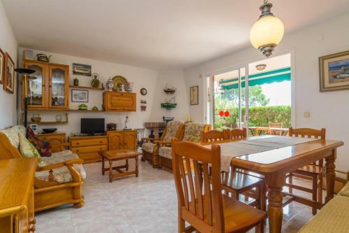 Calella de Palafrugell Apartment Sleeps 4 Pool