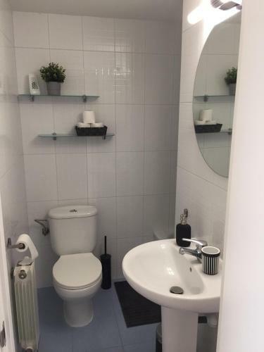Luxury Apartment Accommodation, Next To Beach & Train Station Calella