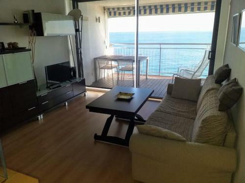 Tranquil Holiday Home In Calella Near Seabeach