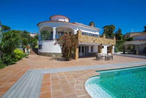 Sant Antoni de Calonge Villa Sleeps 4 Pool Wifi