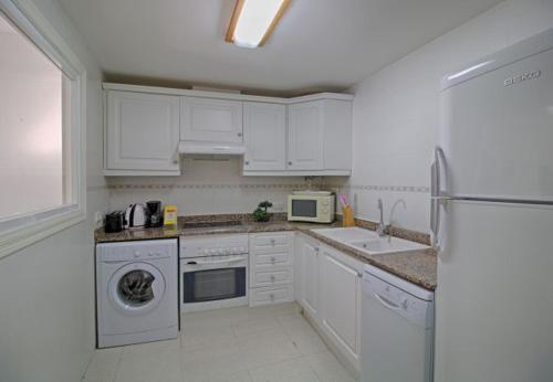 Calpe Apartment Sleeps 5 Pool Air Con T792159