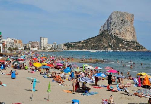 Calpe Villa Sleeps 7 With Pool Air Con And Wifi