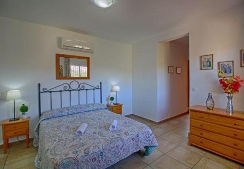 Calpe Villa Sleeps 11 With Pool Air Con And Wifi