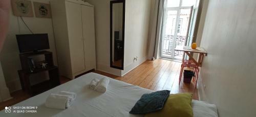 Hostal Happy At Chiado