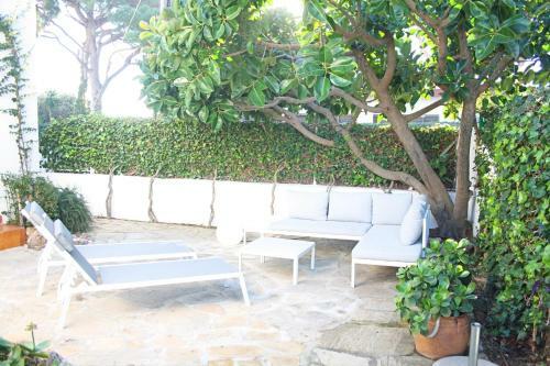 Meritxell Seafront Villa