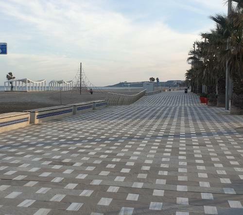 Alicante Sunbeach Chalet