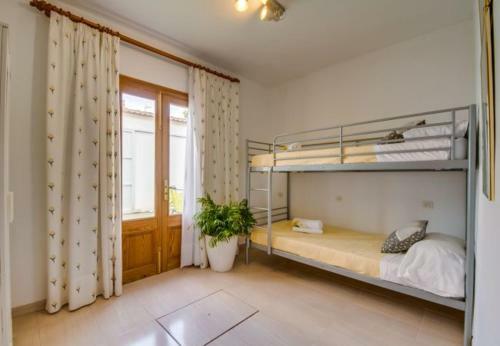 Can Picafort Apartment Sleeps 6 With Air Con And Wifi