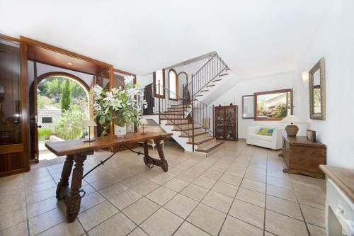 Es Capdella Villa Sleeps 10 With Pool Air Con And Wifi