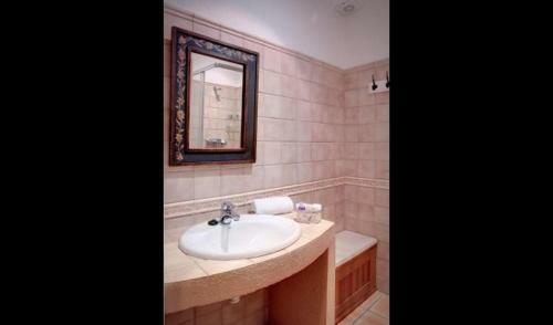 Apartment In Capmany Sleeps 5 With Pool And Air Con