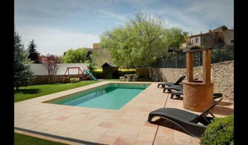 Apartment In Capmany Sleeps 5 With Pool And Air Con
