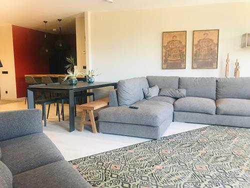 Magi, Apartaments Tur�stics Cardona