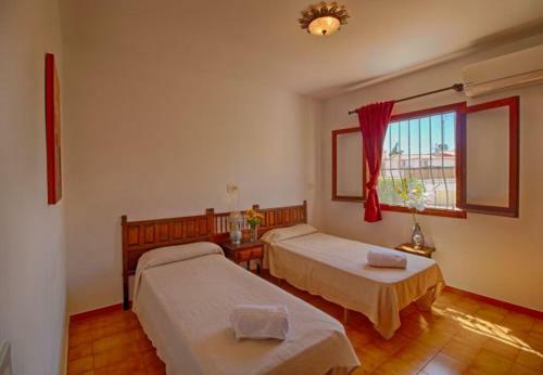 Casas de Torrat Villa Sleeps 7 Pool Air Con T792055