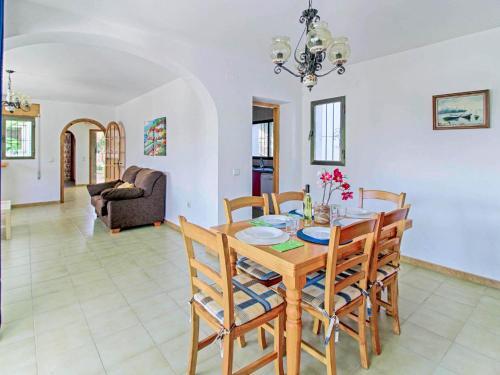 La Fustera Villa Sleeps 9 With Pool And Air Con