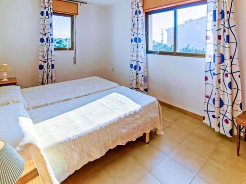 La Fustera Villa Sleeps 9 With Pool And Air Con