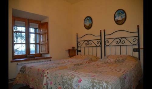 Casserres Villa Sleeps 9 With Pool