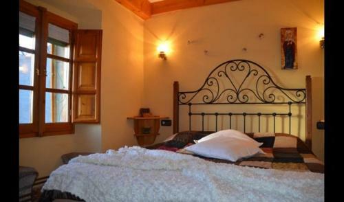 Casserres Villa Sleeps 9 With Pool
