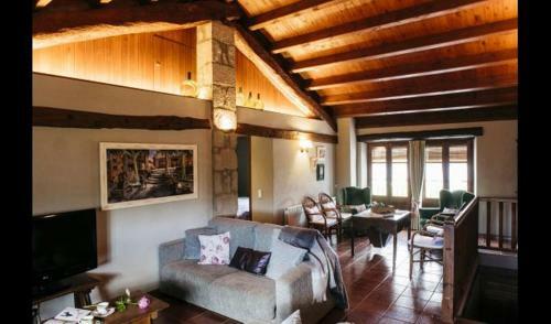 Casserres Villa Sleeps 15 With Pool