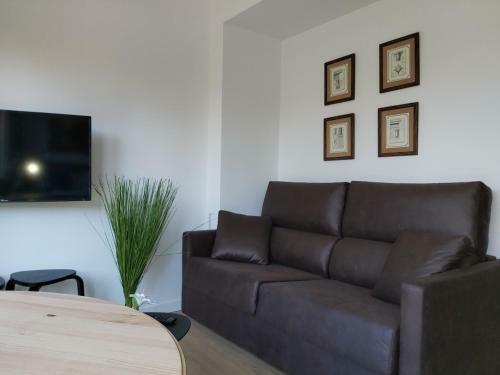 Acero Y Piedra Apartamentos Con Jard�n