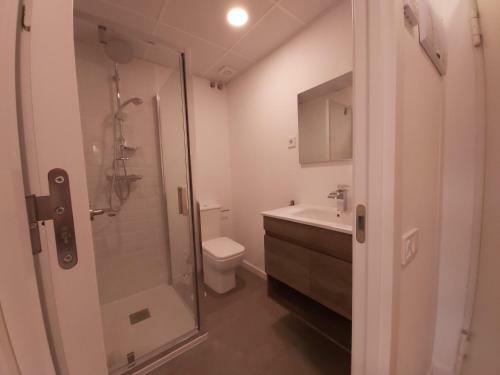 Acero Y Piedra Apartamentos Con Jard�n