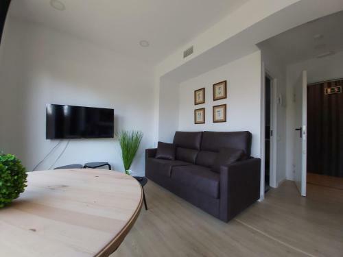 Acero Y Piedra Apartamentos Con Jard�n