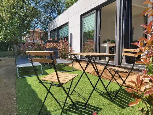 Acero Y Piedra Apartamentos Con Jard�n