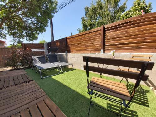 Acero Y Piedra Apartamentos Con Jard�n